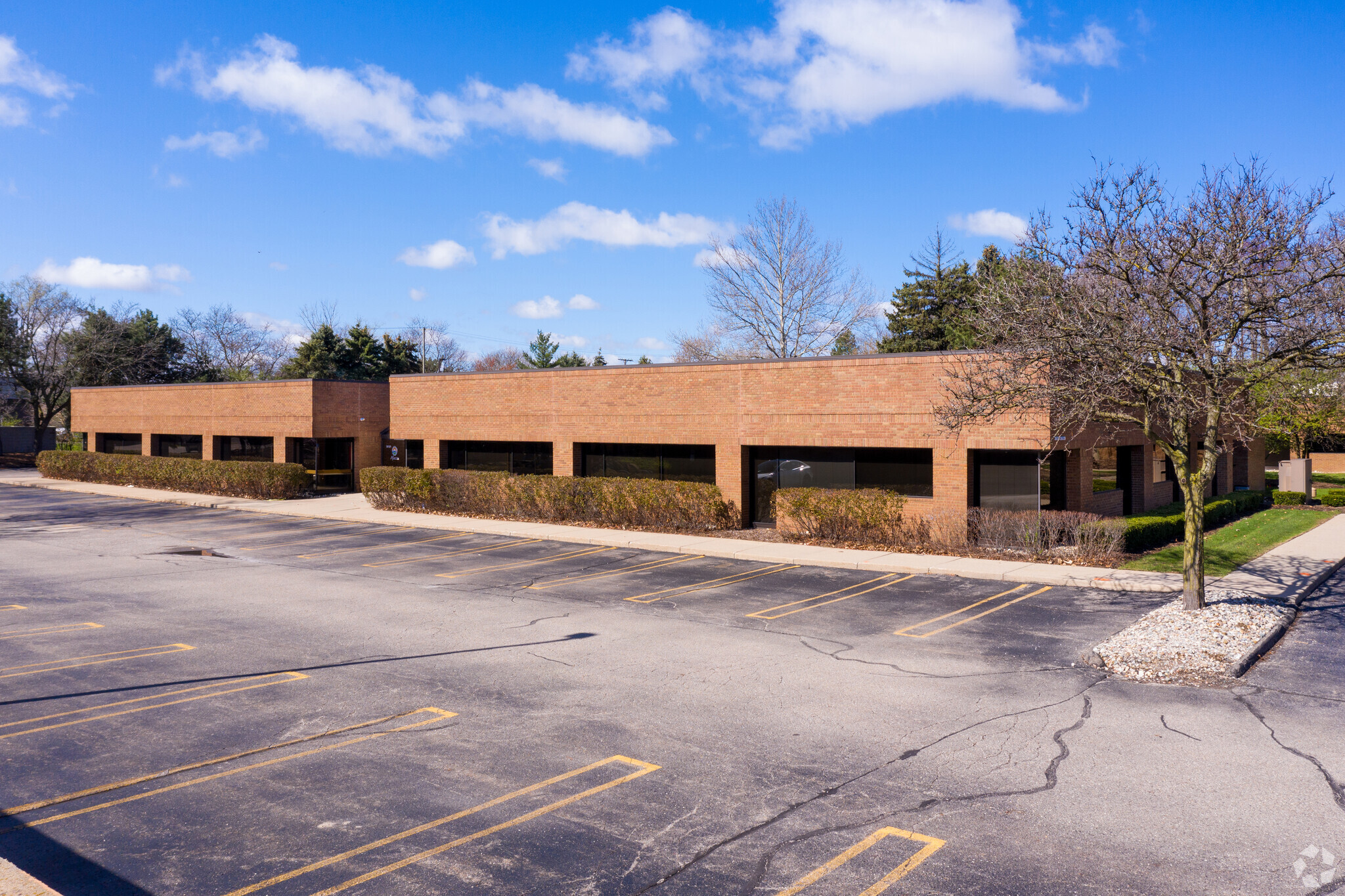 36121-36129 Schoolcraft Rd, Livonia, MI 48150 - East Building | LoopNet.com