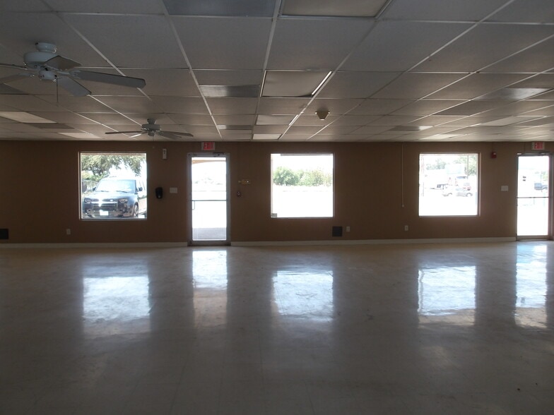 503 W Business 83, Donna, TX for lease - Interior Photo - Image 3 of 16