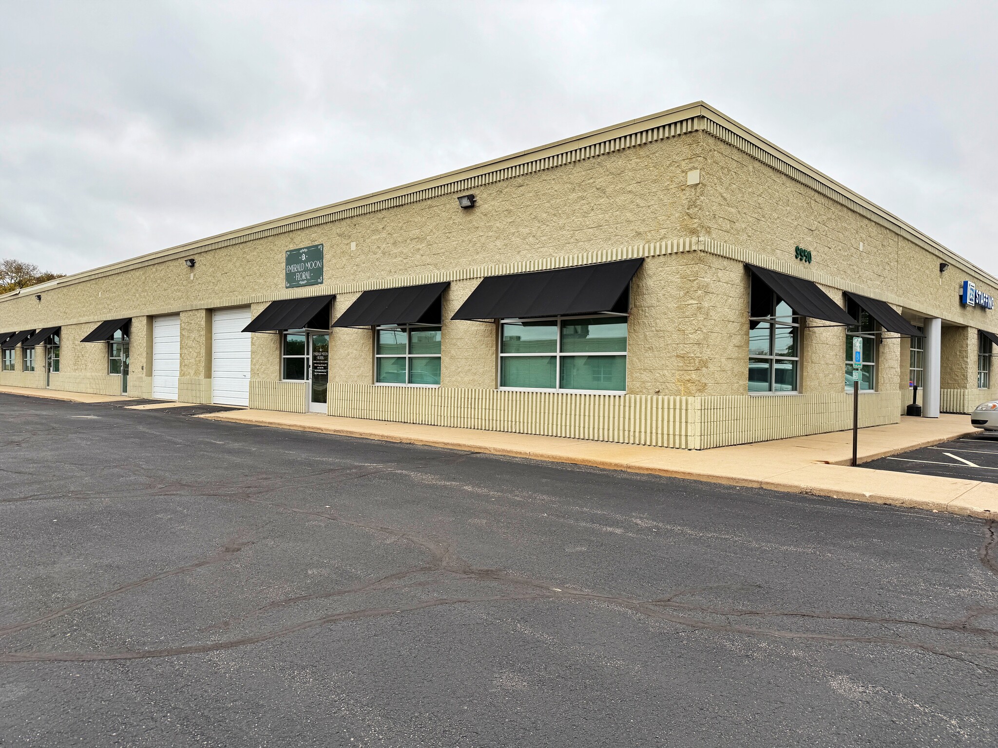 9950 Alpine Rd, Machesney Park, IL for lease Interior Photo- Image 1 of 11