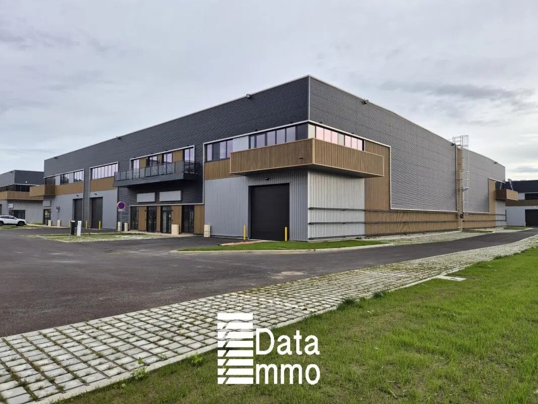 Industrial in Chalifert for lease Building Photo- Image 1 of 8