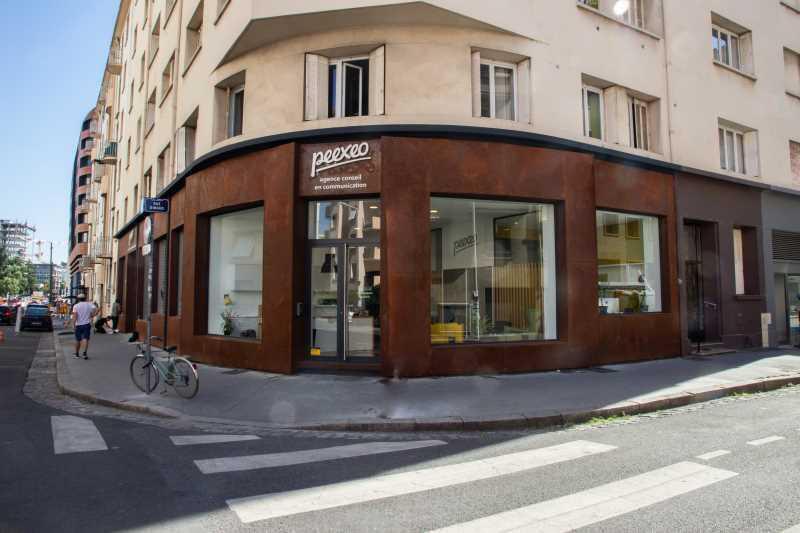 Office in Lyon for lease - Building Photo - Image 1 of 17