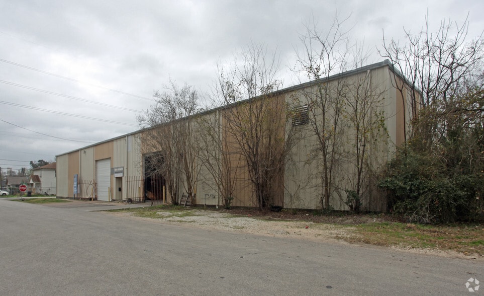1901 Hussion St, Houston, TX for lease - Building Photo - Image 2 of 3
