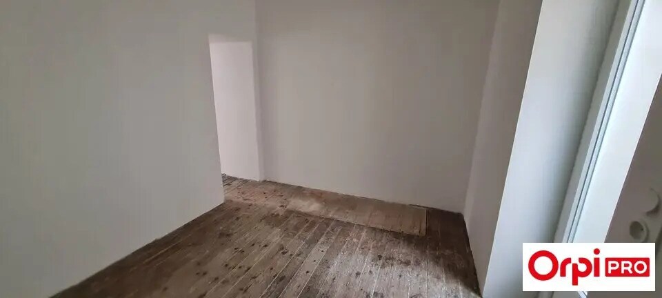 Flex in Saint-Brieuc for sale - Building Photo - Image 3 of 4