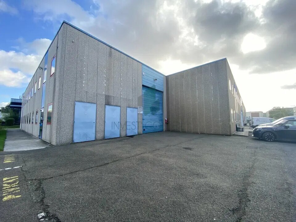 Flex in Argenteuil for lease Building Photo- Image 1 of 2