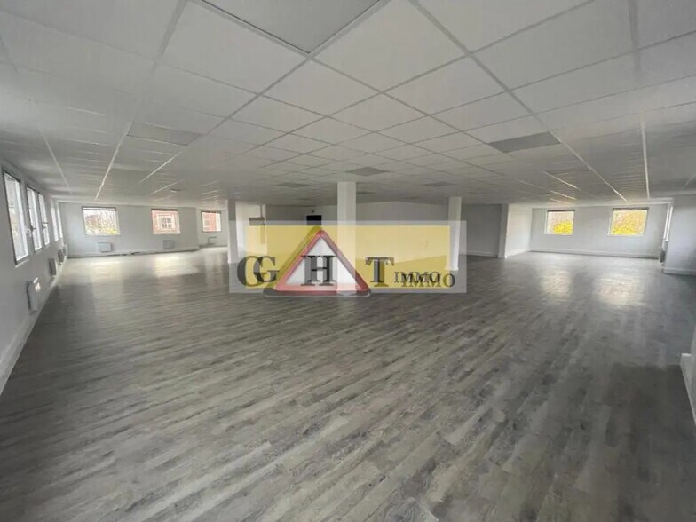 Office in Chevilly-Larue for lease - Interior Photo - Image 3 of 7