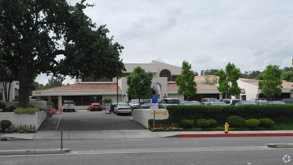 23632 Calabasas Rd, Calabasas, CA for lease - Building Photo - Image 2 of 8