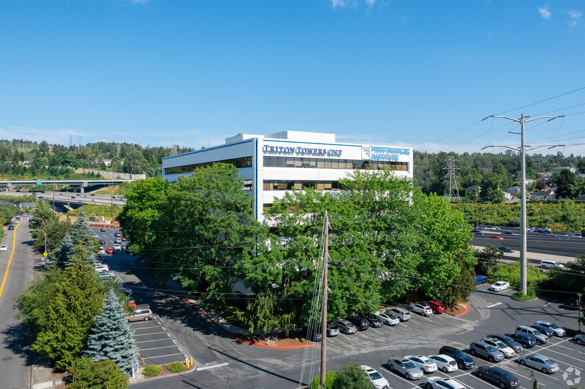 555 S Renton Village Pl, Renton, WA for lease Building Photo- Image 1 of 8