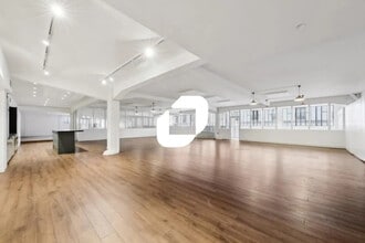 Office in Paris for lease Interior Photo- Image 1 of 6