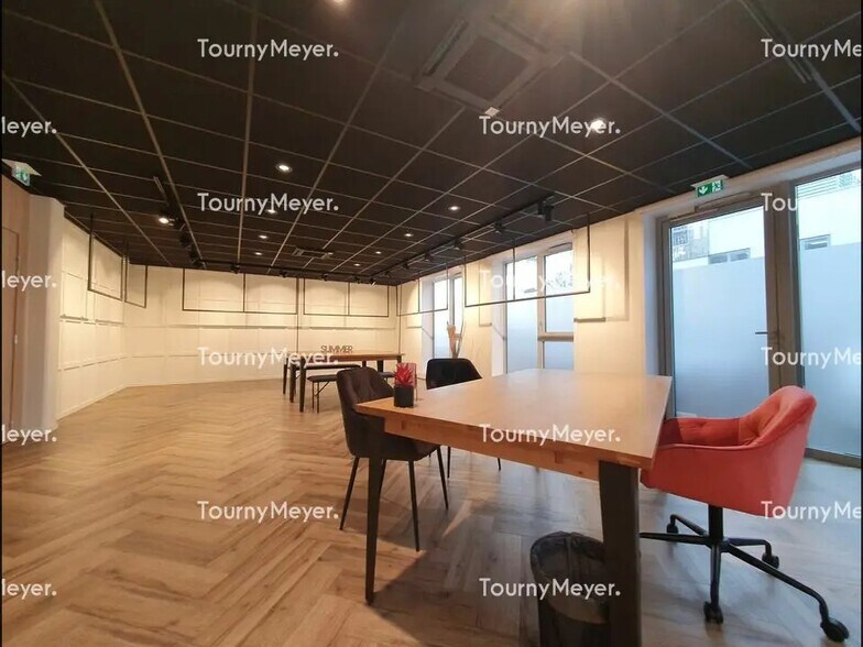 Office in Treillières for sale - Building Photo - Image 2 of 4