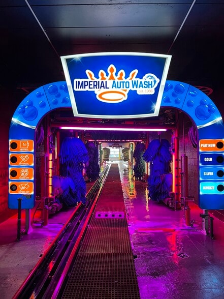 521 Elizabeth Lake Rd, Waterford, MI for sale - Building Photo - Image 1 of 3