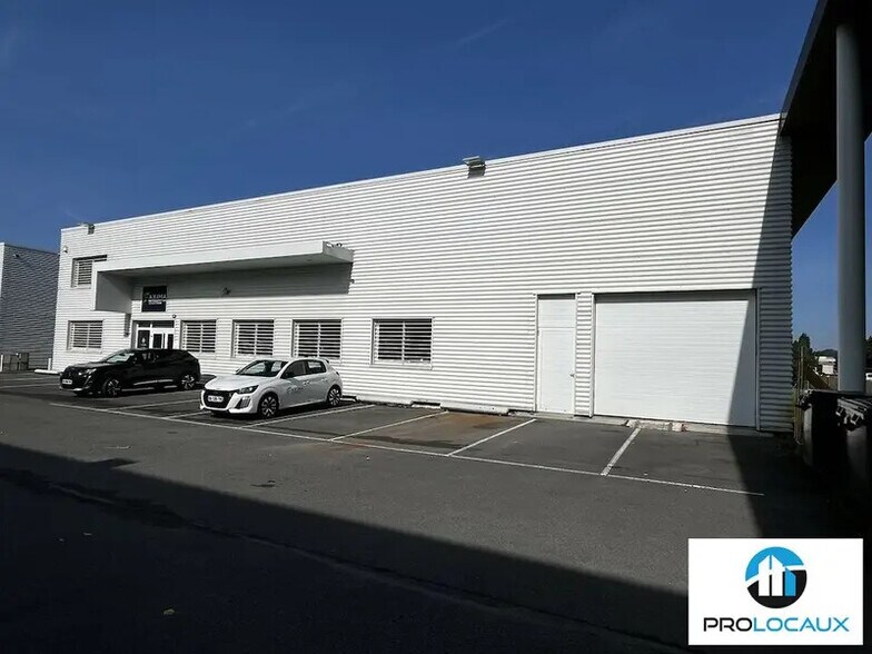 Flex in Compiègne for lease - Building Photo - Image 2 of 12