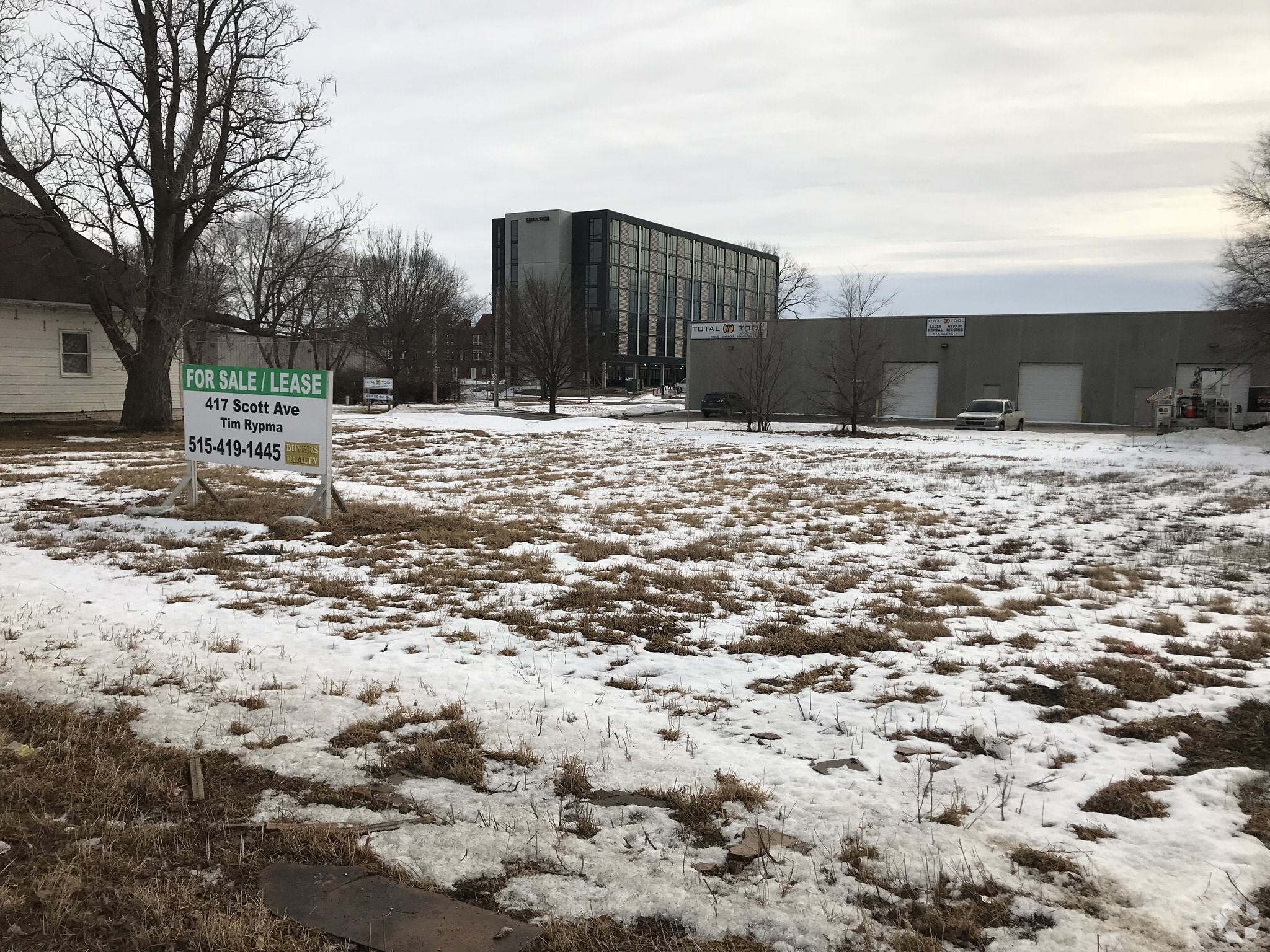 417 Scott Ave, Des Moines, IA 50309 for Lease