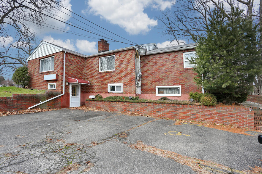 577 Market St, Elmwood Park, NJ for sale - Building Photo - Image 1 of 1