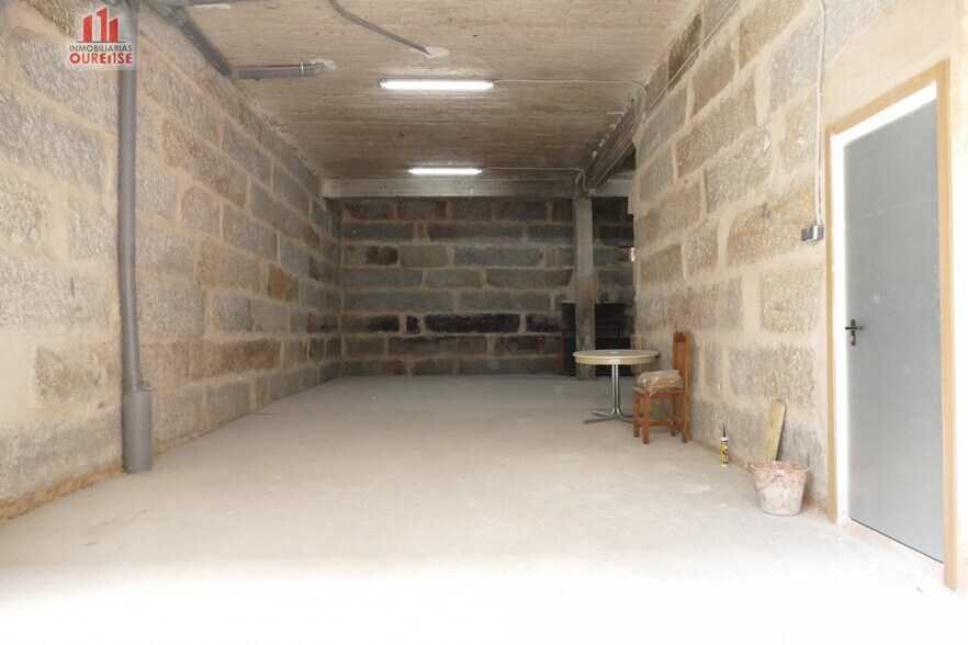 Retail in Ourense, Orense for lease - Building Photo - Image 2 of 5