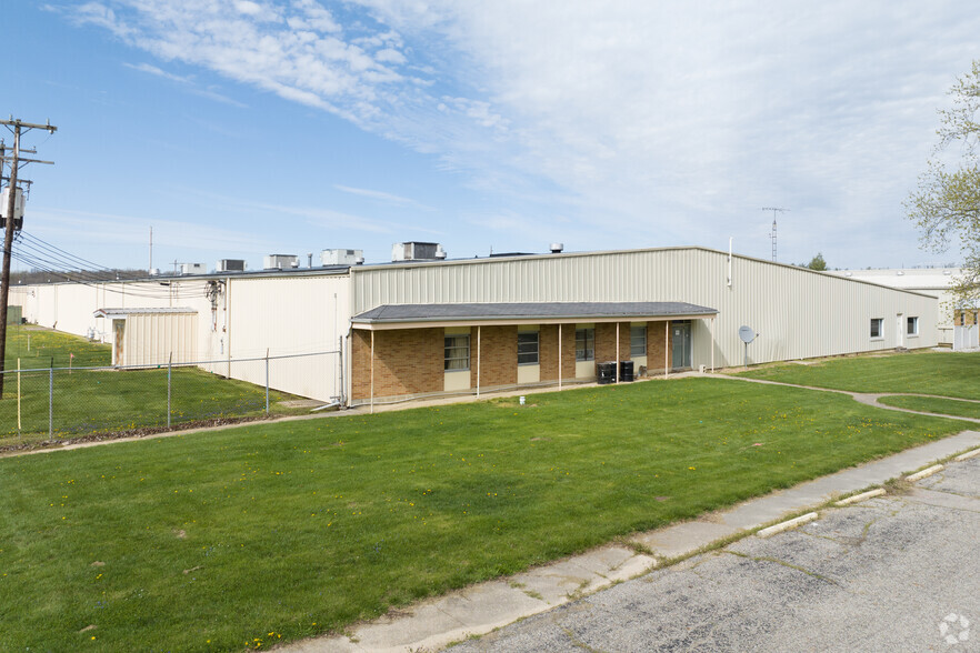 240 E Industrial Pky, Fayette, OH for lease - Building Photo - Image 3 of 23