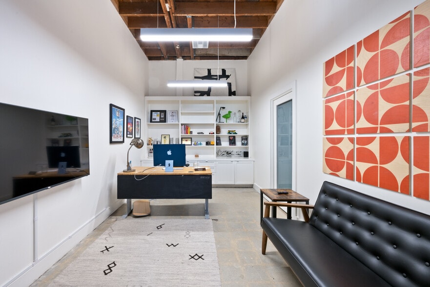 3740 Motor Ave, Los Angeles, CA for lease - Interior Photo - Image 2 of 17