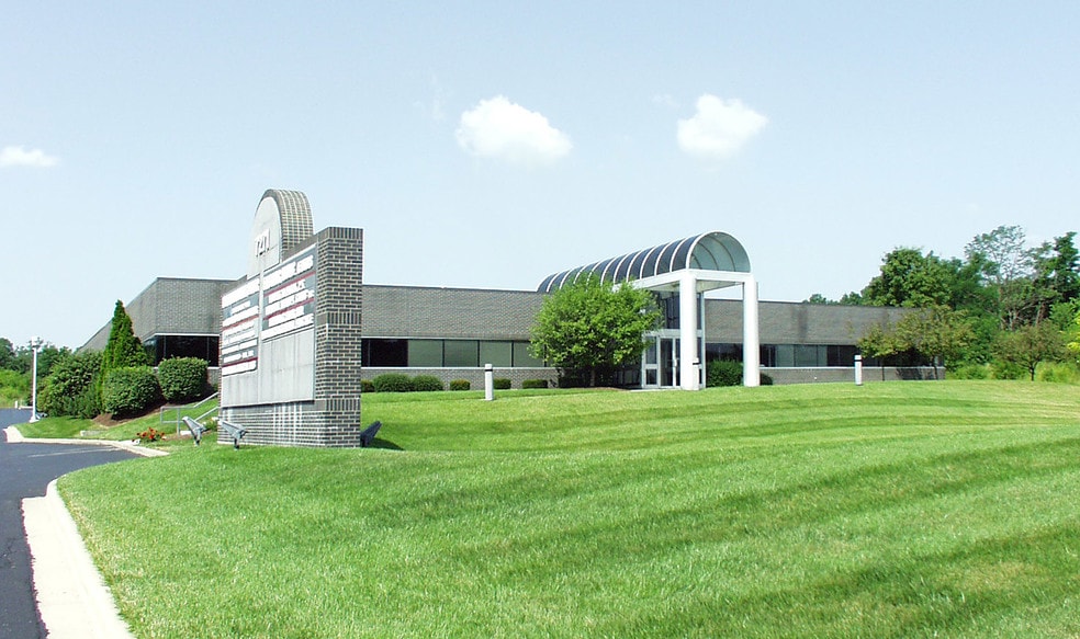 7271 N Main St, Dayton, OH for lease - Building Photo - Image 3 of 8