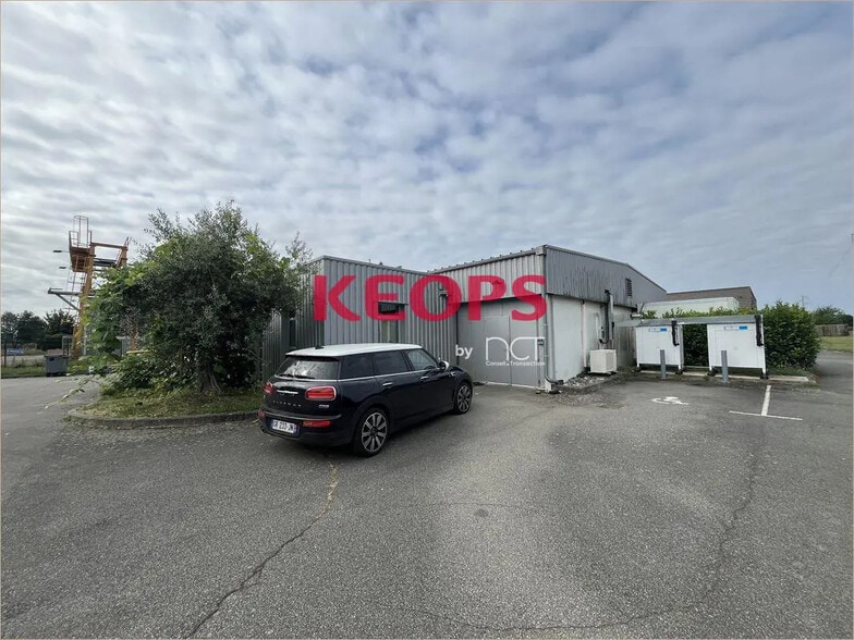 Flex in Carbonne for sale - Building Photo - Image 1 of 5