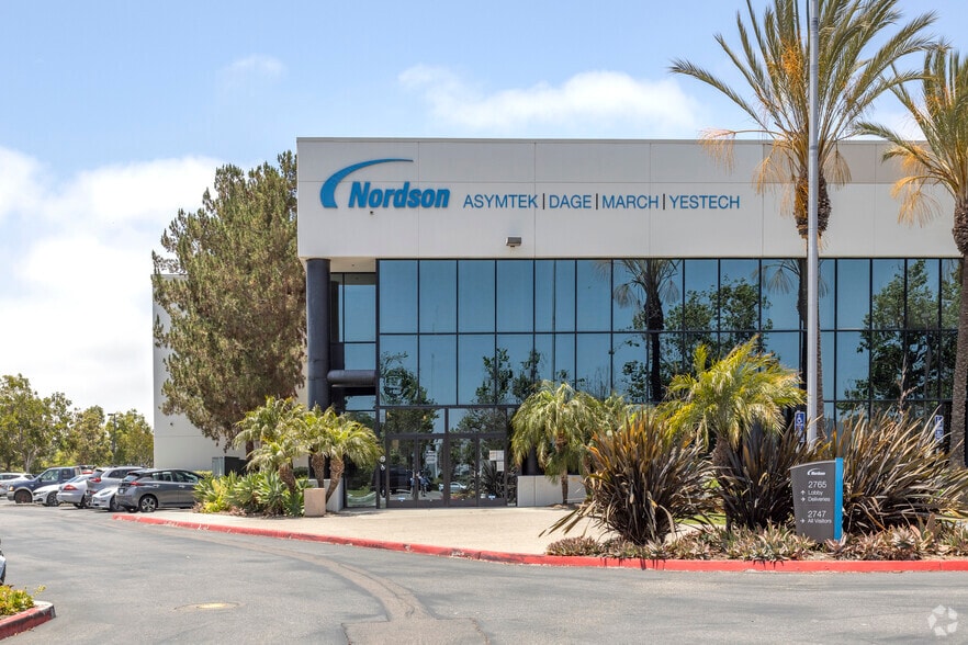 2765 Loker Ave W, Carlsbad, CA for lease - Building Photo - Image 2 of 6