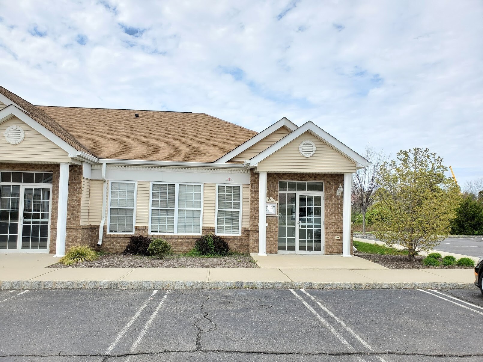 17 Wills Way, Piscataway, NJ for sale Primary Photo- Image 1 of 1