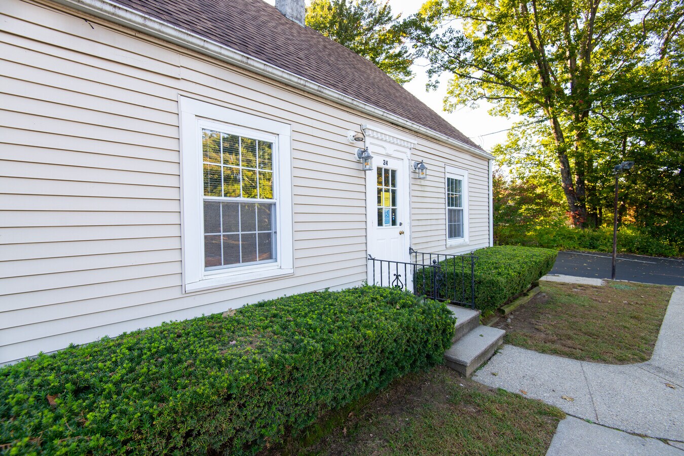 24 Cedar Swamp Rd, Smithfield, RI 02917 Greenville Animal Hospital