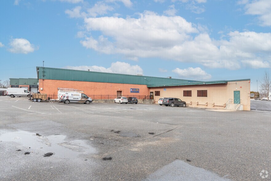 200 Robbins Ln, Jericho, NY for lease - Building Photo - Image 3 of 6