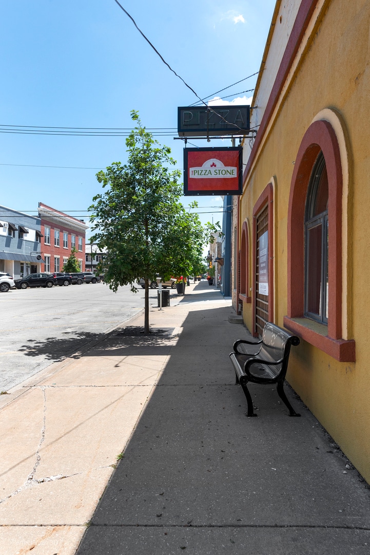119 W Washington St, Momence, IL for sale Primary Photo- Image 1 of 8
