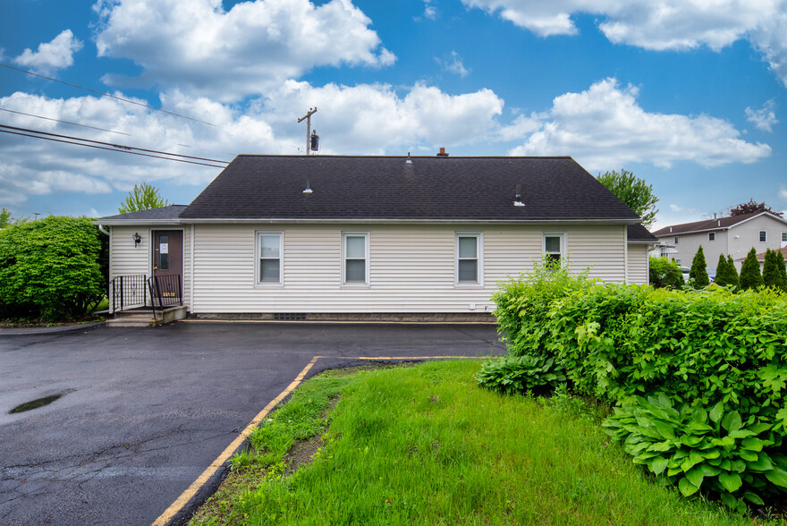 1221 Altamont Ave, Schenectady, NY for sale - Building Photo - Image 3 of 62