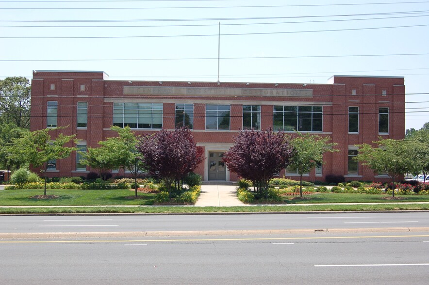 2459 Wilkinson Blvd, Charlotte, NC for lease - Building Photo - Image 1 of 7