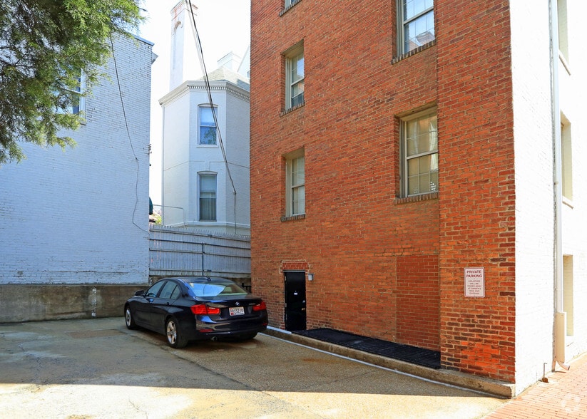 1808 Connecticut Ave NW, Washington, DC for lease - Building Photo - Image 2 of 5