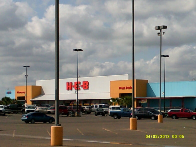 1095 W Us Highway 77, San Benito, TX for lease - Building Photo - Image 2 of 5