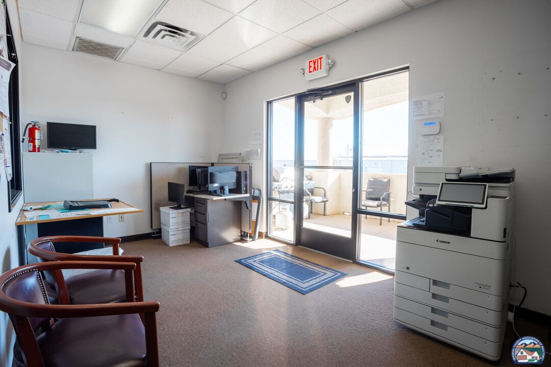 1103 Industry Way, El Centro, CA for sale Interior Photo- Image 1 of 13