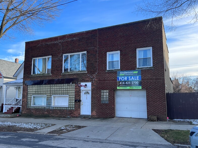 3643 E Barnard Ave, Cudahy, WI for sale - Building Photo - Image 1 of 3