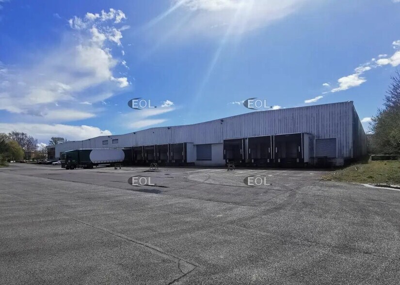 Industrial in Noyelles-lès-Seclin for lease - Building Photo - Image 1 of 3