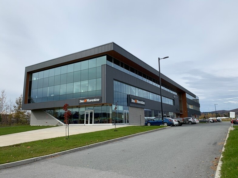 1351 Rue Notre-Dame E, Thetford Mines, QC for sale - Building Photo - Image 1 of 1