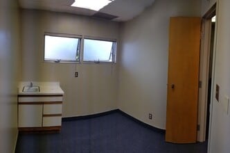 1320 Apple Ave, Hayward, CA for lease Interior Photo- Image 1 of 1