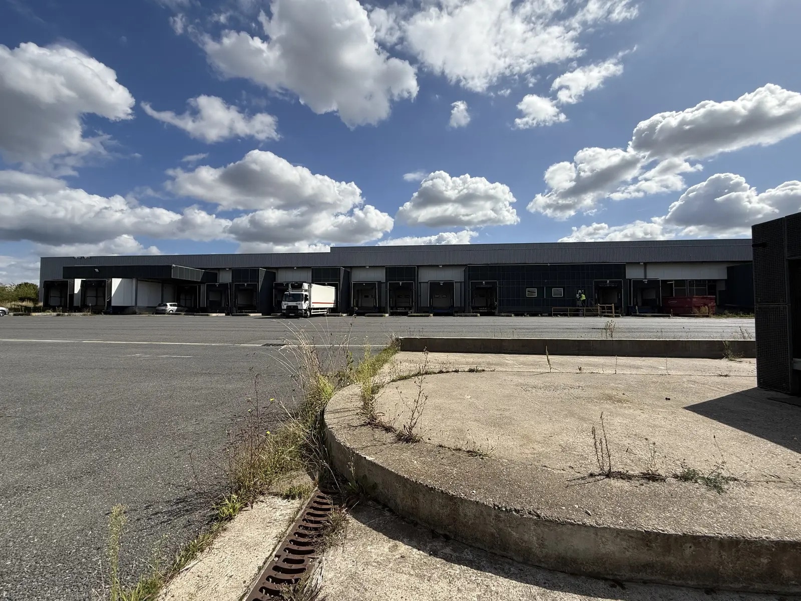 Industrial in SAINT-OUEN-L'AUMONE for lease Building Photo- Image 1 of 9