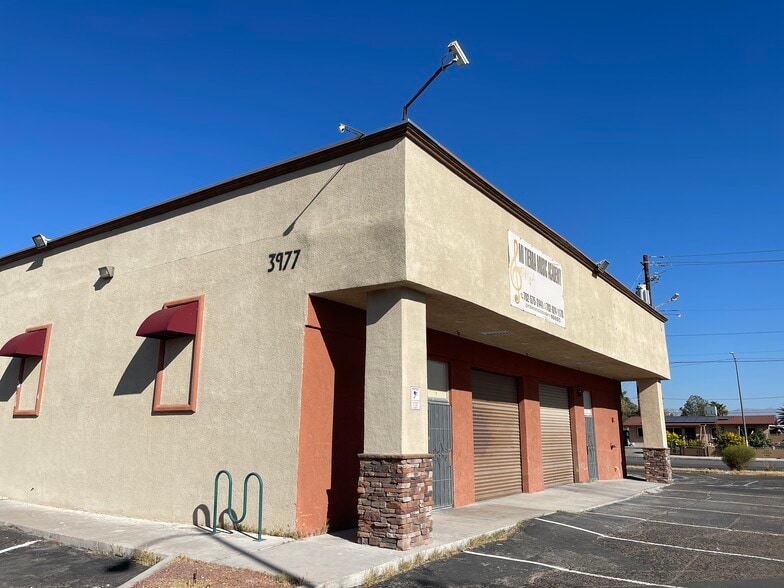 3977 E Vegas Valley Dr, Las Vegas, NV for sale - Building Photo - Image 2 of 22