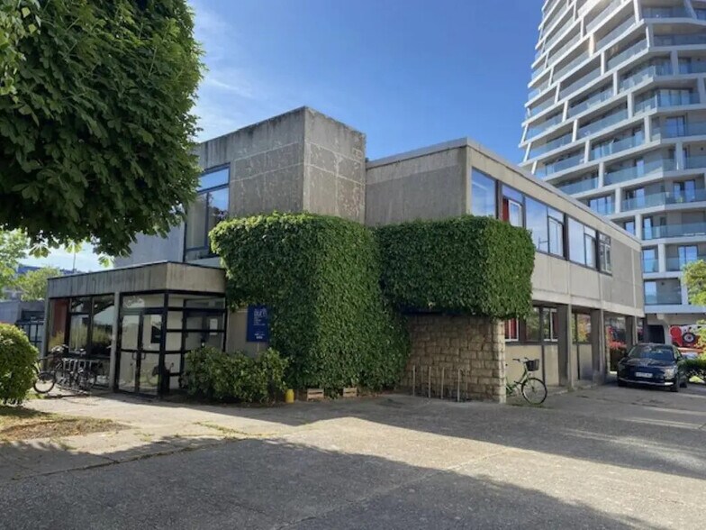 Office in Le Havre for lease - Building Photo - Image 3 of 9