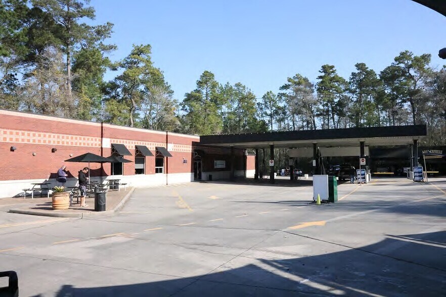 4102 College Park Dr, Conroe, TX for sale - Primary Photo - Image 1 of 1