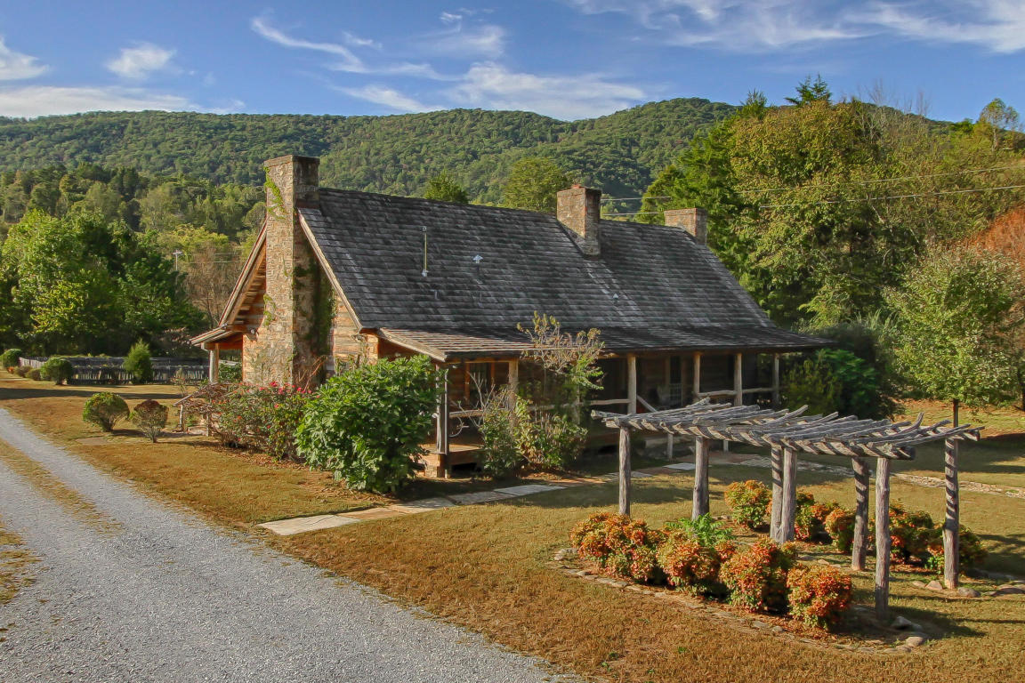 501 W Millers Cove Rd, Walland, TN for sale Primary Photo- Image 1 of 1