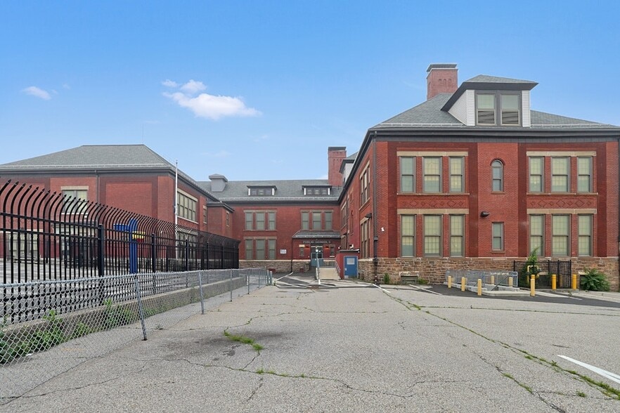 53 Morningside Ave, Yonkers, NY for sale - Primary Photo - Image 1 of 28