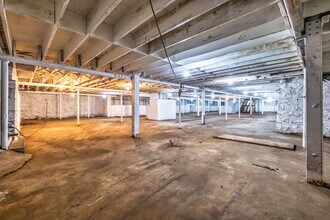 177-179 N Main St, Russellville, KY for lease Interior Photo- Image 1 of 6