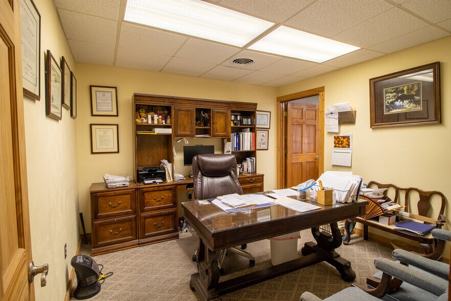 149 Chesterfield St, Aiken, SC for sale - Interior Photo - Image 3 of 19