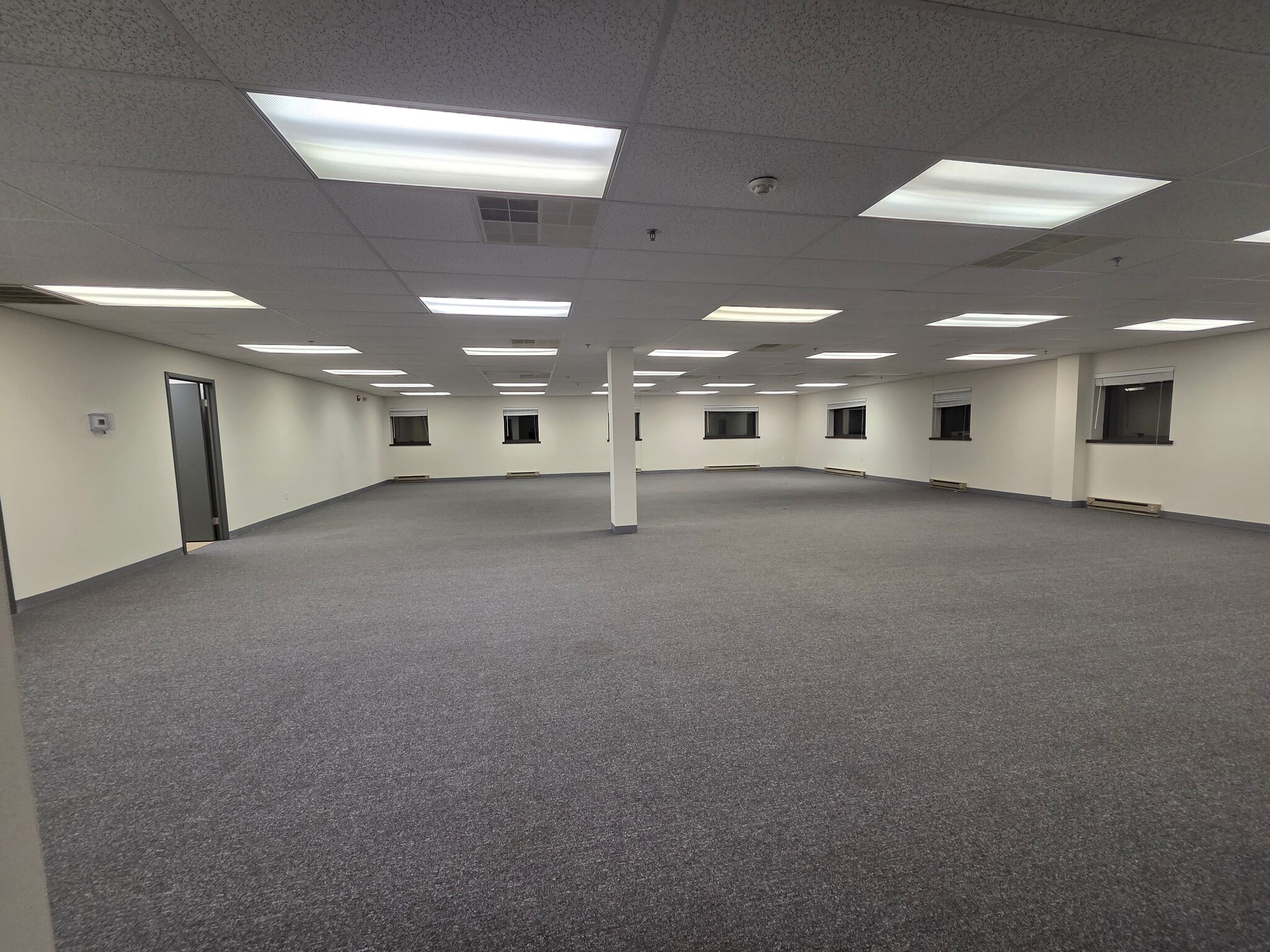 500 W Cummings Park, Woburn, MA for lease Interior Photo- Image 1 of 10
