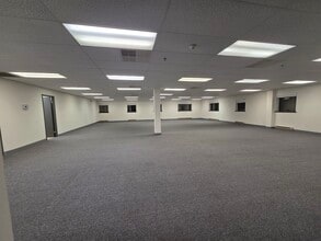 500 W Cummings Park, Woburn, MA for lease Interior Photo- Image 1 of 10