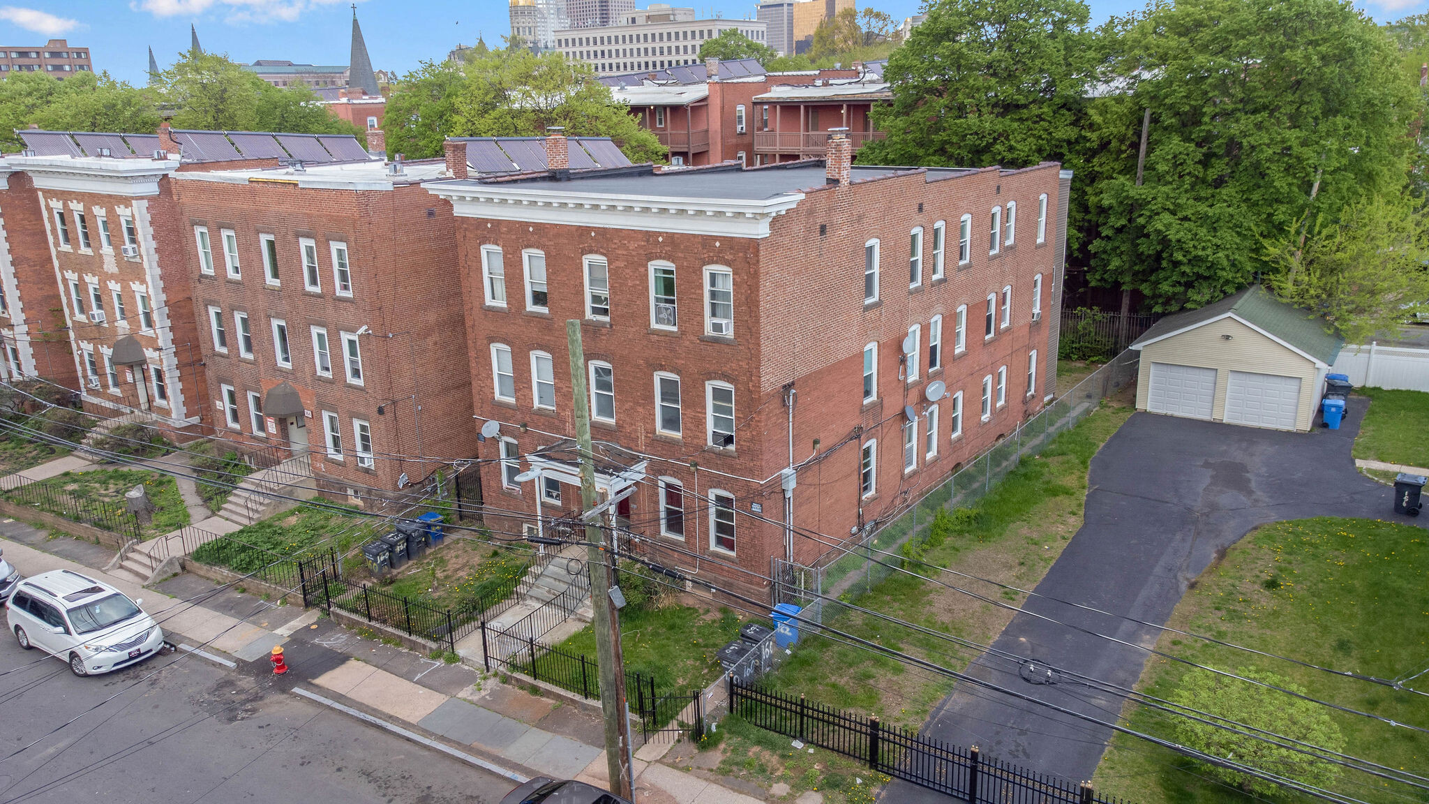 25% ROI:Turn Key 12 Units w/Big Unit Mix portfolio of 2 properties for sale on LoopNet.com Building Photo- Image 1 of 17
