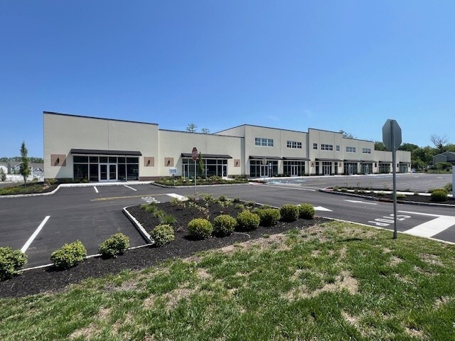 90 Adelphia Rd, Farmingdale, NJ for lease - Building Photo - Image 3 of 5