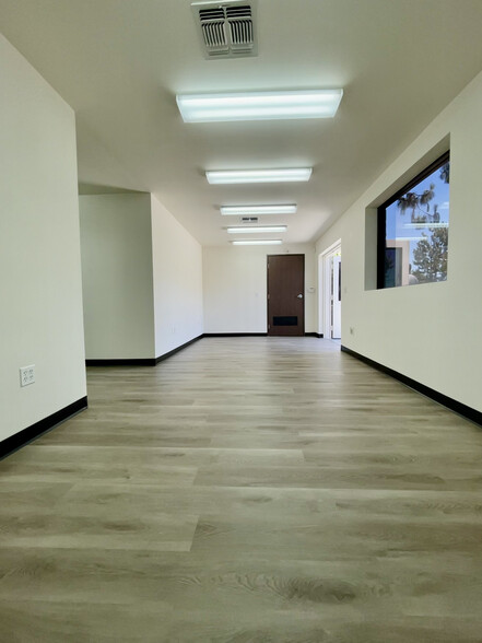 13128 Magnolia St, Garden Grove, CA for lease - Interior Photo - Image 1 of 8