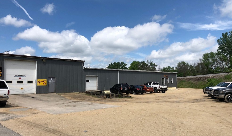 211 W Pleasant St, Iron Ridge, WI 53035